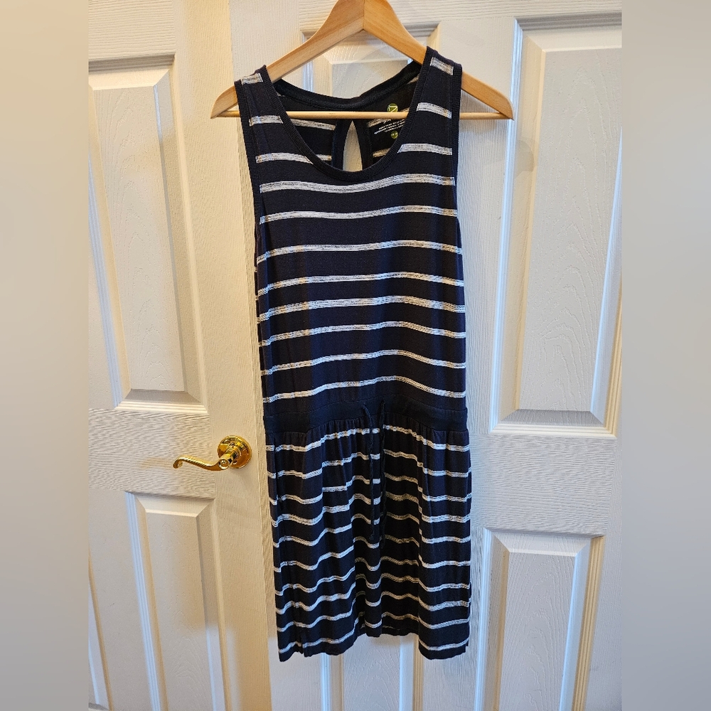 Dakini Supersoft navy/gray keyhole back dress